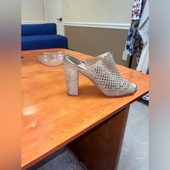 Diane von Furstenberg‎ Taviano Laser Cut Mule Sandals Size 6.5 Color Taupe - Picture 3 of 6